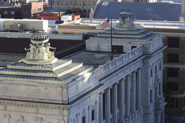 2 of the corner statues on the US Court of Appeals Building