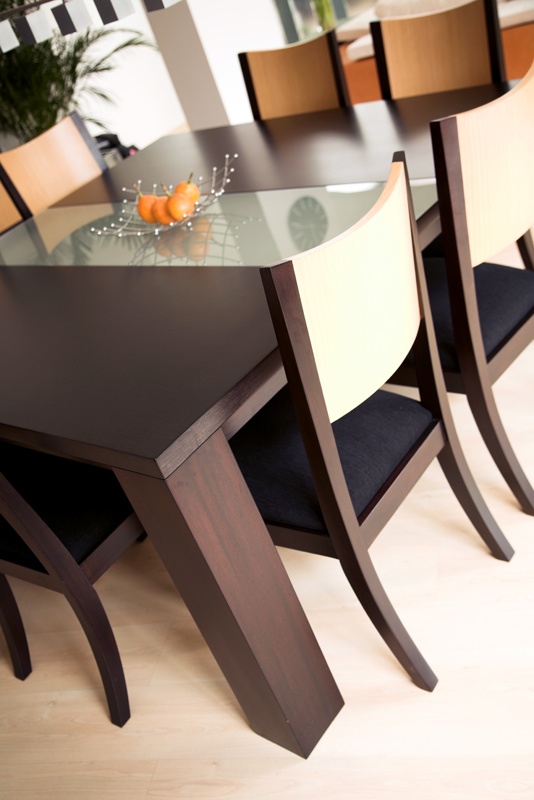 Dining table | Furnishings not included